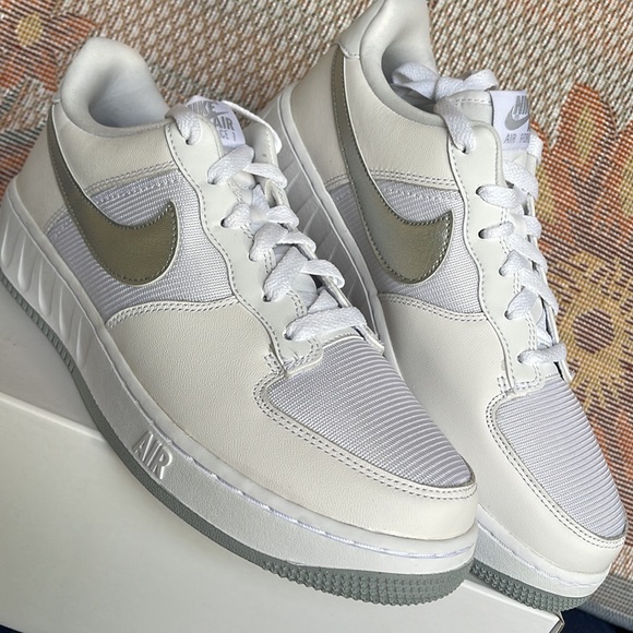 NIKE WMNS AIR FORCE 1 UNITY DQ6029 102 
WHITE/WOLF GREY-PURE PLATINUM PLATFORMS - Picture 8 of 16